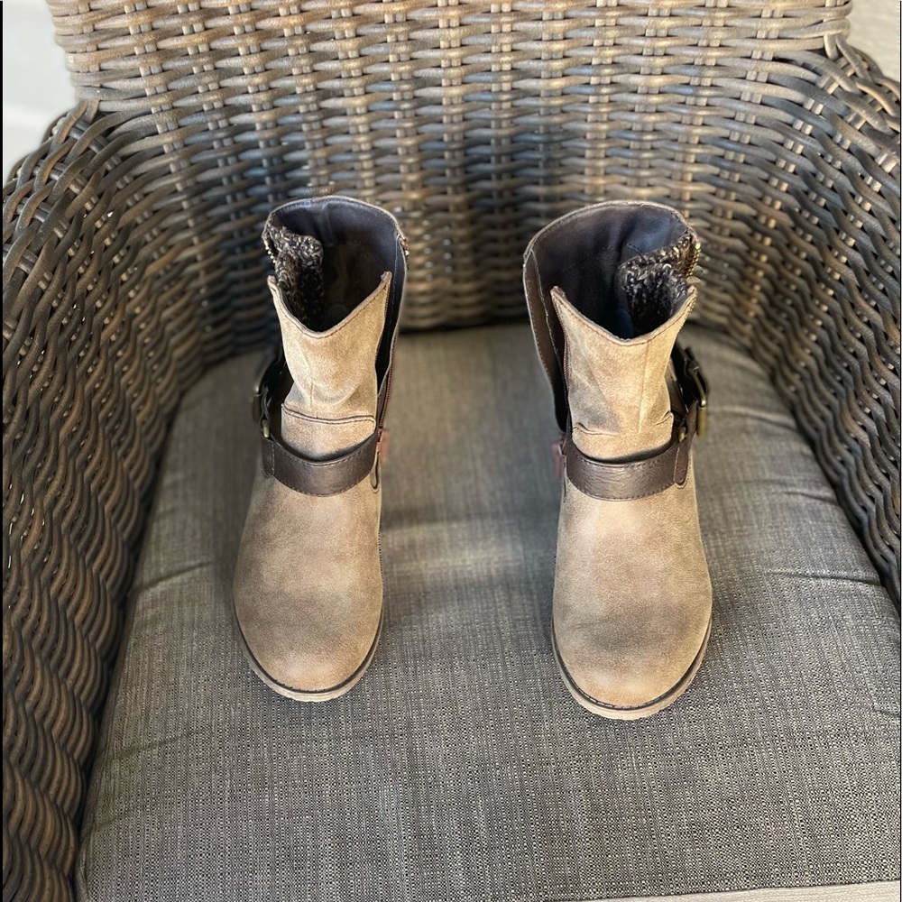Rosalie brown ankle zipper boot